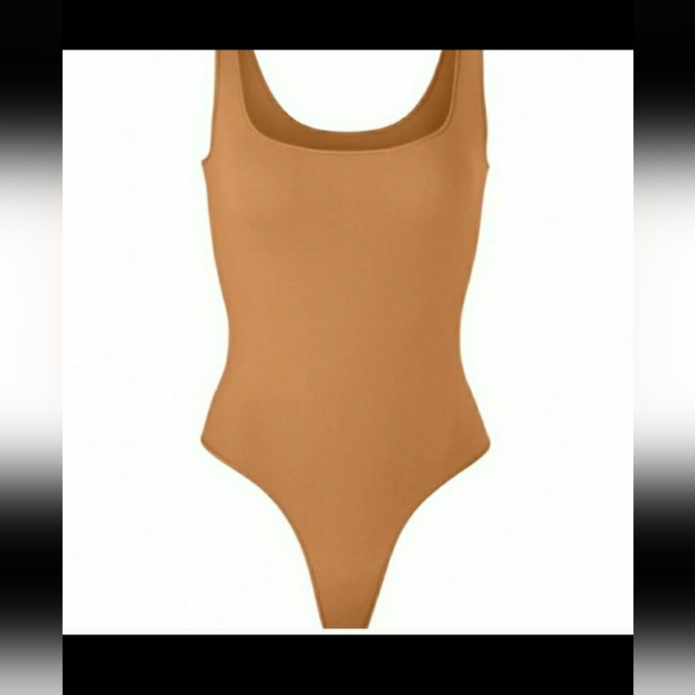 Skims essential bodysuit